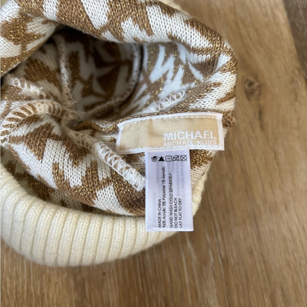 Micheal Kors Beanie - Picture 3 of 3